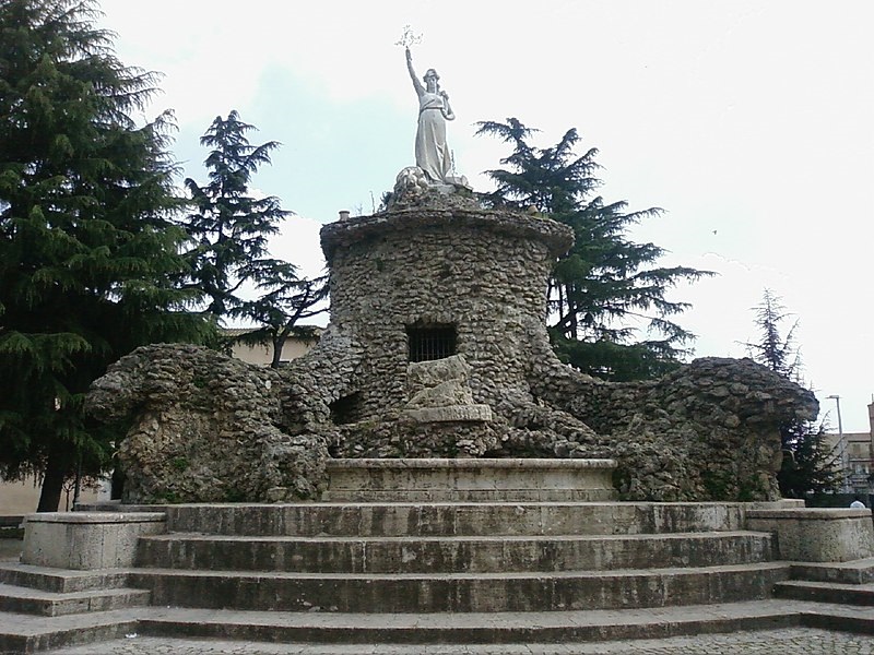 Fontana Biondi a Cisterna di Latina foto by wikipedia