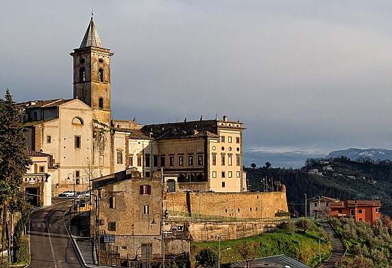 Paliano protetta dalla sua cinta di mura