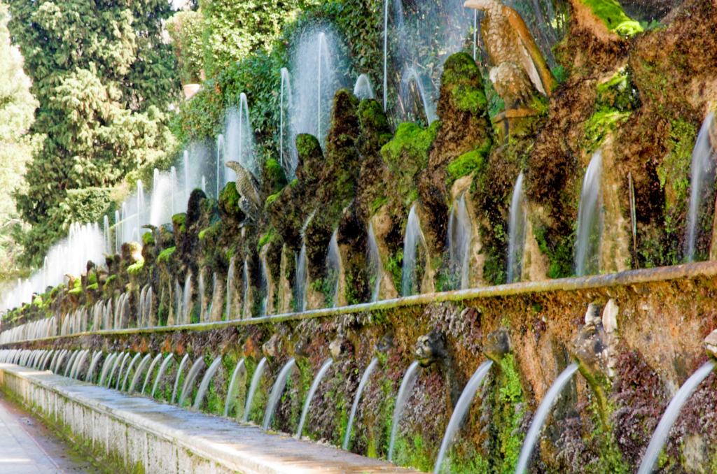 Il Viale delle Cento Fontane