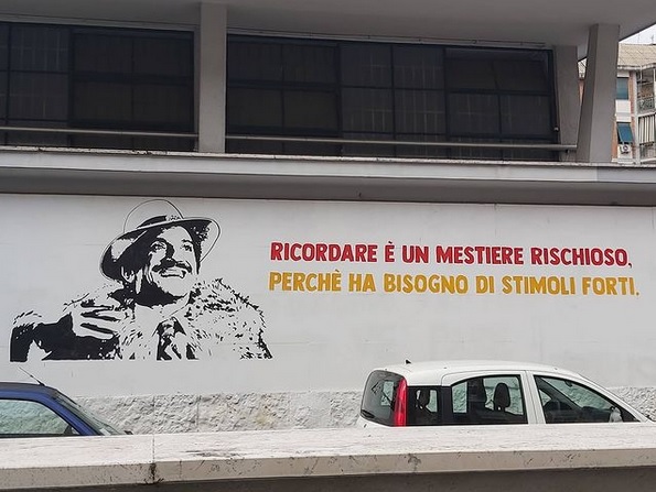 murale in piazza degli Euganei murales foto da Instagram @antolabertoni