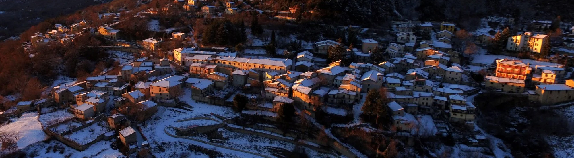 Fiamignano (RI), abitato - Foto di Adriani Bernardino