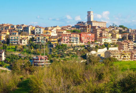 Panoramica di Monterotondo - Foto di ValerioMei da Adobe Stock