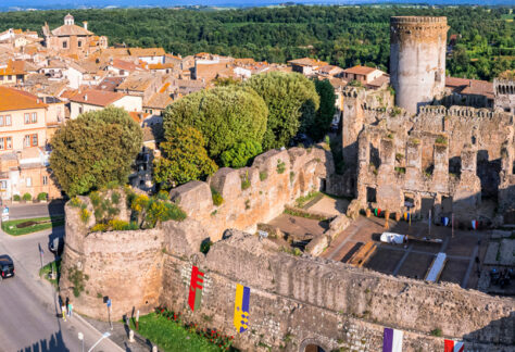 Panoramica aerea di Nepi - Foto di Freesurf da Adobe Stock