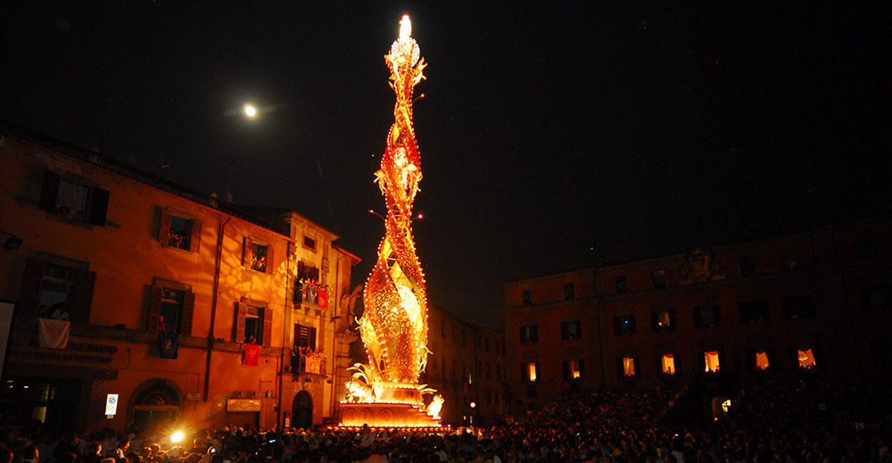 Arriva la Macchina di Santa Rosa