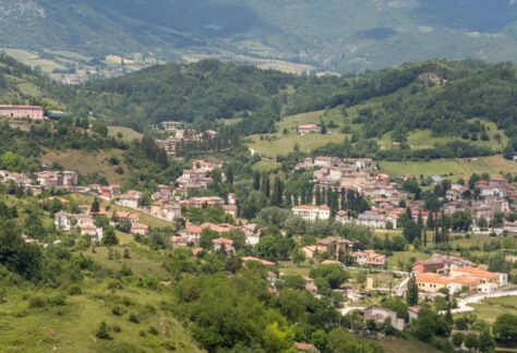 Panoramica di Borbona nella vallata