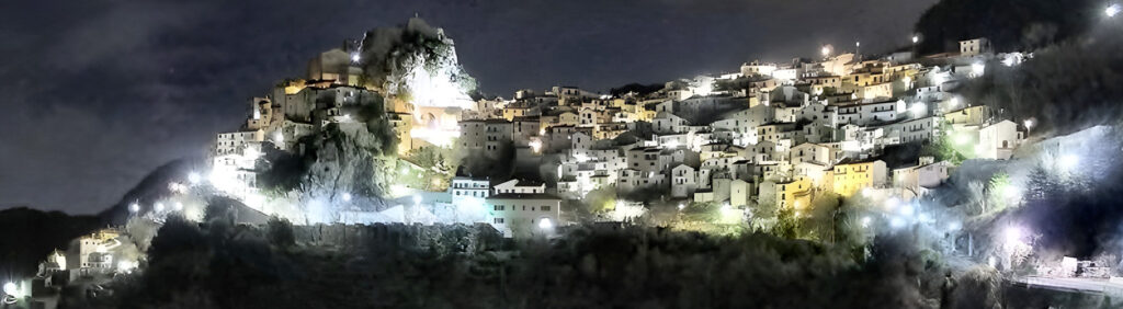 Panoramica notturna di Cervara di Roma