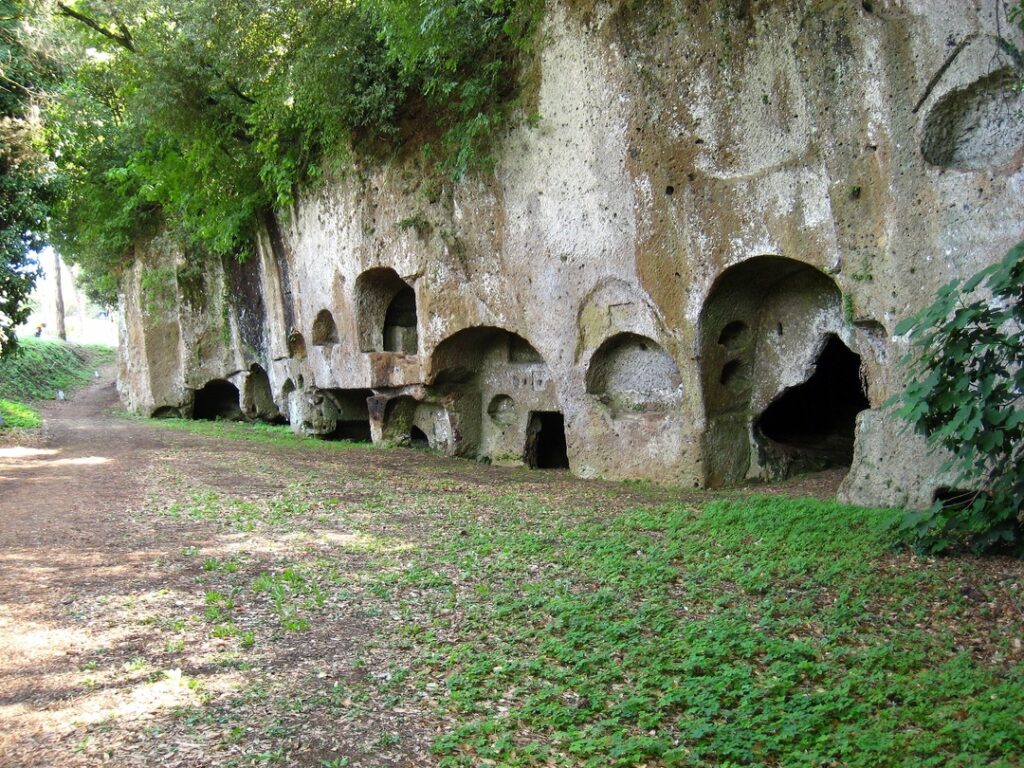 Le necropoli rupestri all'interno del Parco di Sutri