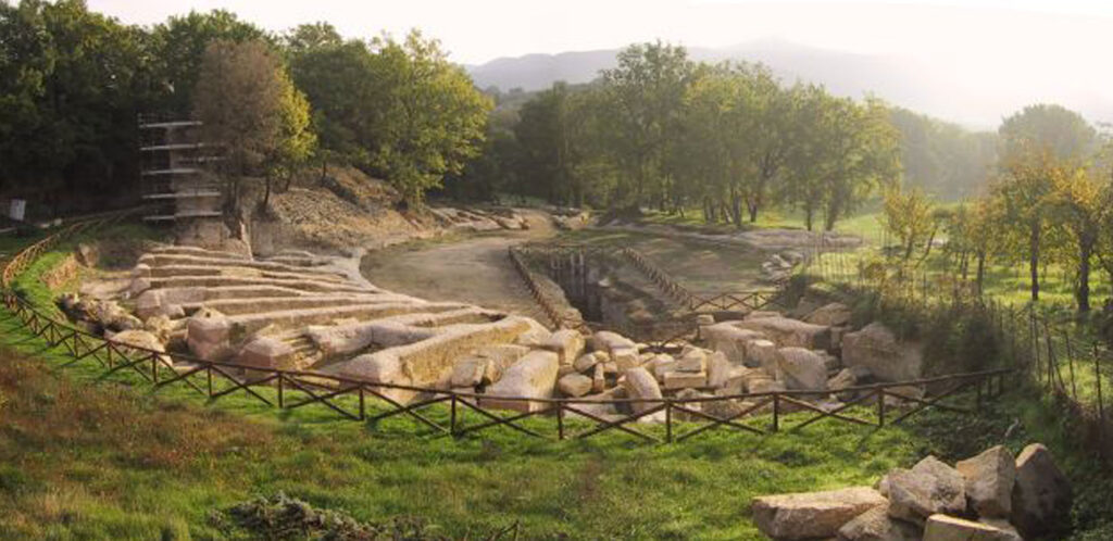 Anfiteatro di Trebula Mutuesca, foto dal www.museomonteleonesabino.it