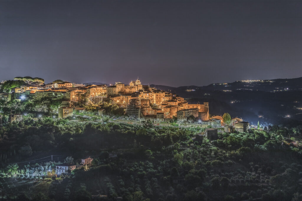 Castiglione in Teverina di notte - foto di Comune di Castiglione in Teverina