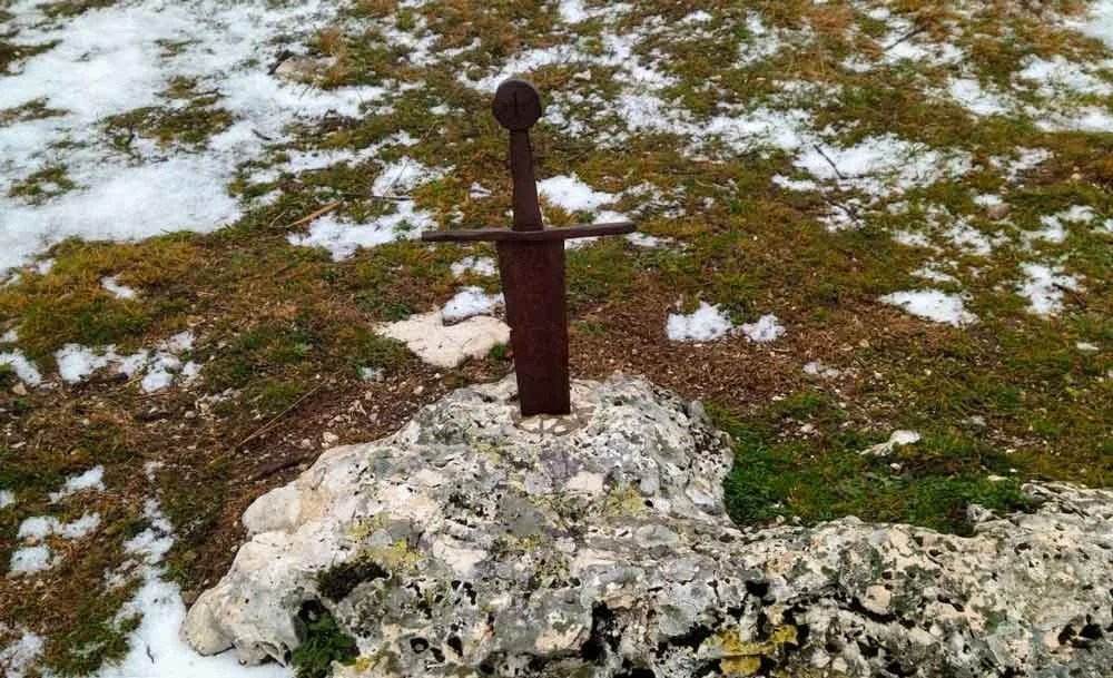 Spada nella Roccia in località Cinque Confini al Terminillo