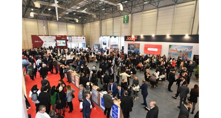 L'interno della Fiera EMITT a Istanbul