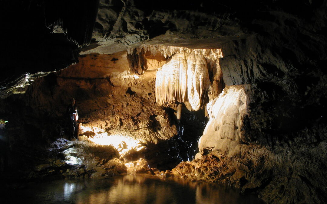 Grotte di Falvaterra e il Lago Blu a cuore